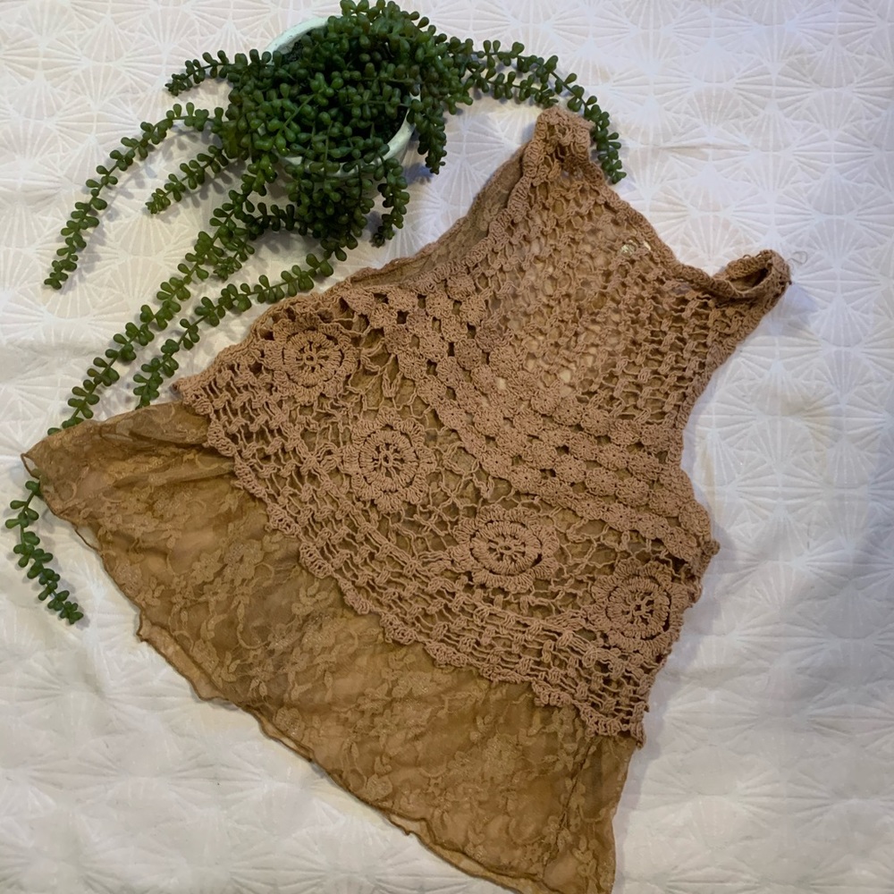 Women’s Vest - Picture 3 of 3